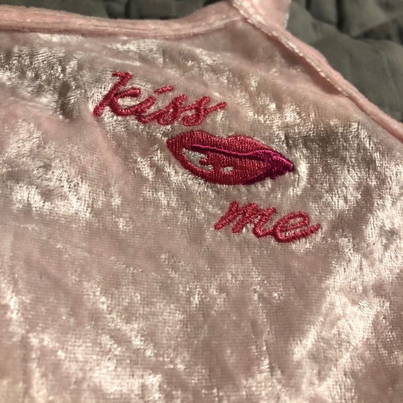 Pink Crushed velvet tank top with patch - Picture 3 of 4